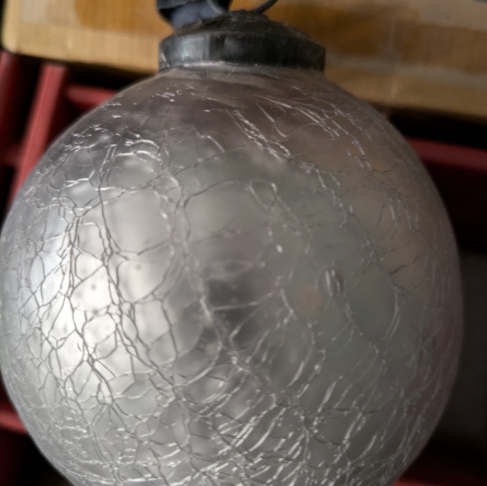 COPY - Decorative Silver Ornament Balls xlg